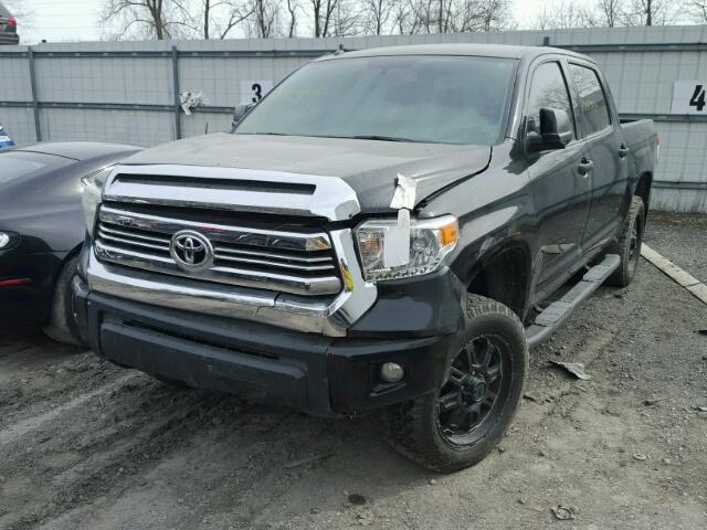 5TFDW5F13GX495809 - 2016 TOYOTA TUNDRA CRE BLACK photo 2