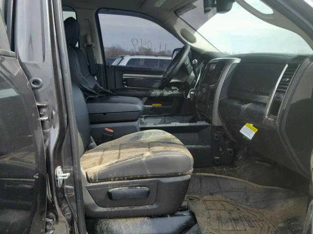 3C6UR5DL2JG139401 - 2018 RAM 2500 SLT GRAY photo 5