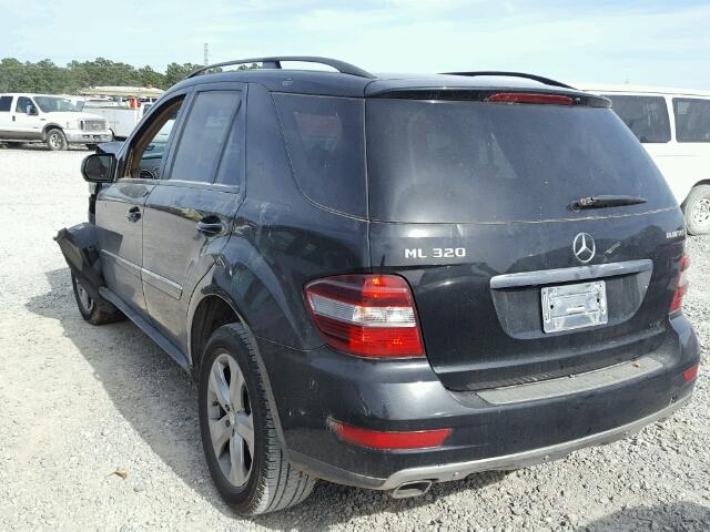 4JGBB25EX9A497239 - 2009 MERCEDES-BENZ ML BLACK photo 3