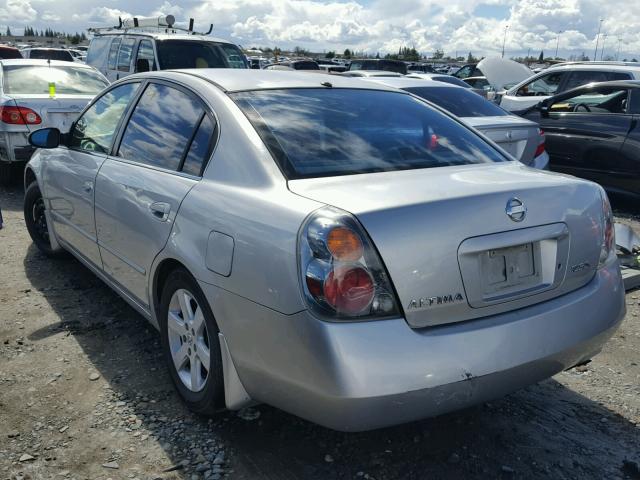 1N4AL11D72C716436 - 2002 NISSAN ALTIMA BAS SILVER photo 3