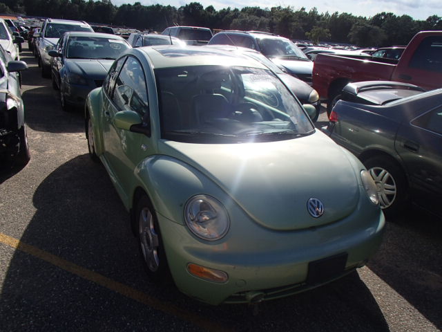 3VWCP21C41M418151 - 2001 VOLKSWAGEN NEW BEETLE 绿色 照片 1