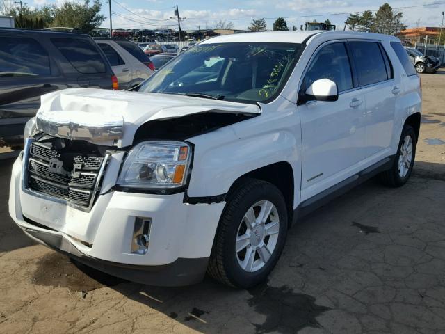 2GKALMEK8D6220162 - 2013 GMC TERRAIN SL WHITE photo 2