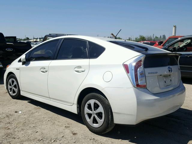 JTDKN3DU1F0484813 - 2015 TOYOTA PRIUS WHITE photo 3