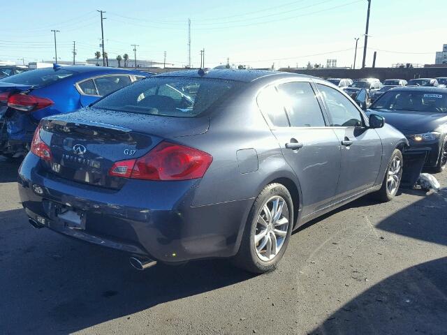 JNKCV61E29M311557 - 2009 INFINITI G37 BASE GRAY photo 4