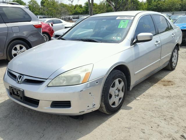 3HGCM56406G700373 - 2006 HONDA ACCORD LX SILVER photo 2