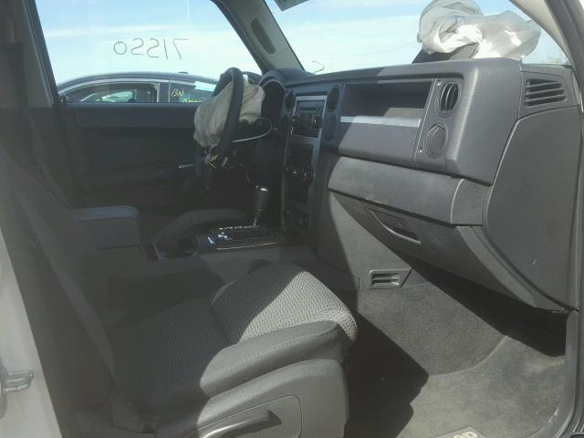 1J8HG48N48C241701 - 2008 JEEP COMMANDER WHITE photo 5