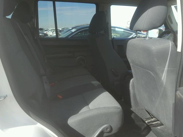 1J8HG48N48C241701 - 2008 JEEP COMMANDER WHITE photo 6