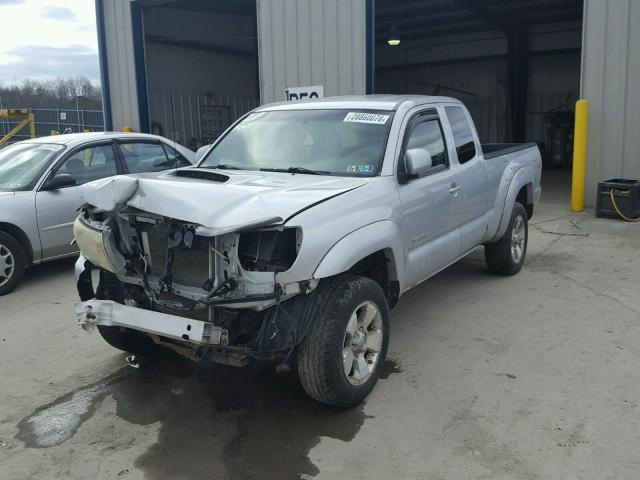 5TEUU42N26Z183058 - 2006 TOYOTA TACOMA ACC SILVER photo 2