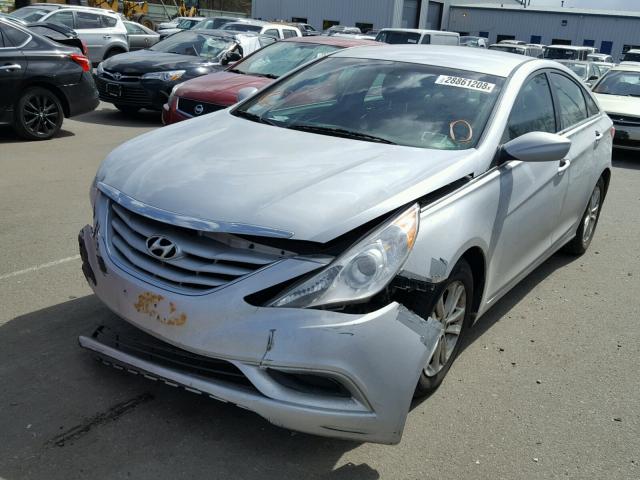 5NPEB4AC3DH703178 - 2013 HYUNDAI SONATA GLS SILVER photo 2