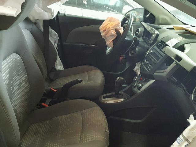 1G1JA5SH7G4103526 - 2016 CHEVROLET SONIC LS SILVER photo 5