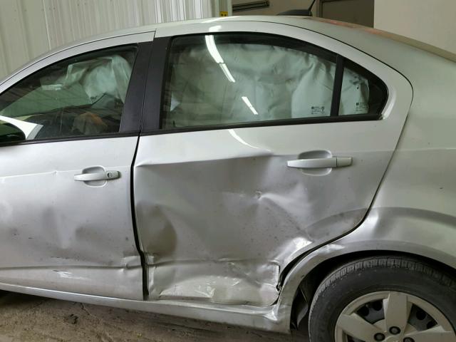 1G1JA5SH7G4103526 - 2016 CHEVROLET SONIC LS SILVER photo 9