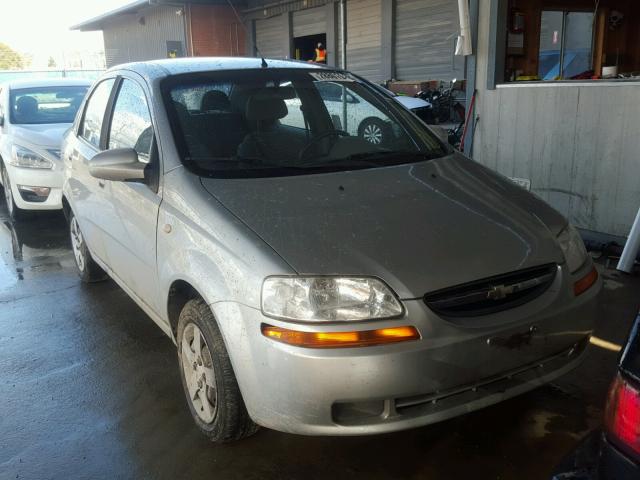 KL1TD52635B338978 - 2005 CHEVROLET AVEO BASE Srebrny zdjęcie 1