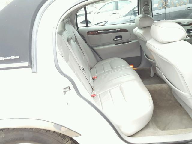 1LNHM82W6XY652149 - 1999 LINCOLN TOWN CAR S WHITE photo 6