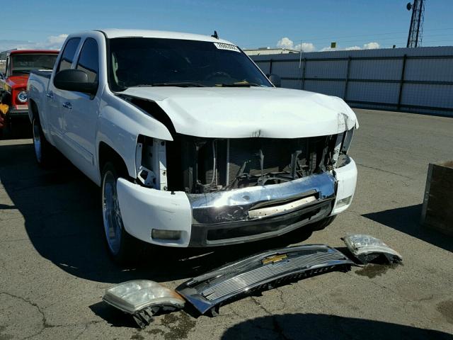 3GCPCSEA2BG116804 - 2011 CHEVROLET SILVERADO WHITE photo 1