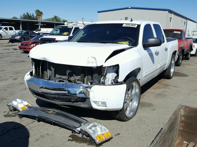 3GCPCSEA2BG116804 - 2011 CHEVROLET SILVERADO WHITE photo 2