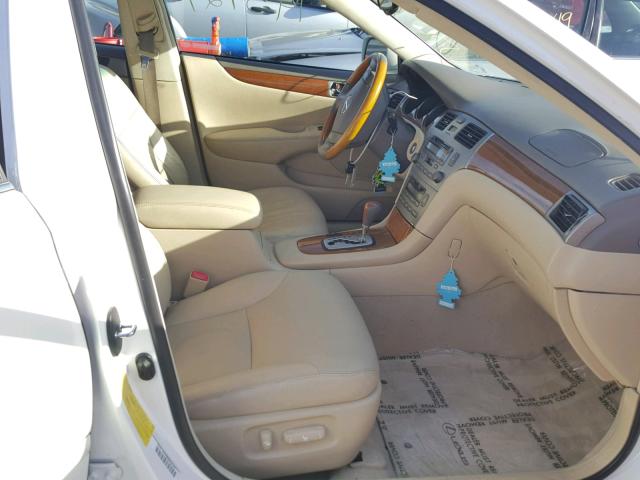 JTHBA30G765142764 - 2006 LEXUS ES 330 WHITE photo 5