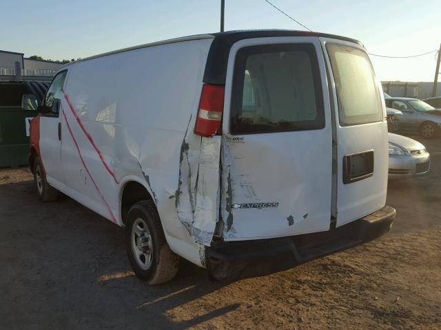 1GCFG15X171141083 - 2007 CHEVROLET EXPRESS G1 WHITE photo 3