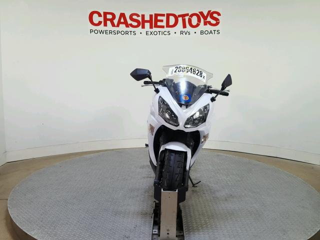 JKAEXEE10DDA08949 - 2013 KAWASAKI EX650 E WHITE photo 3