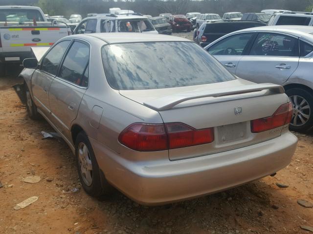 1HGCG1657YA092913 - 2000 HONDA ACCORD EX GOLD photo 3