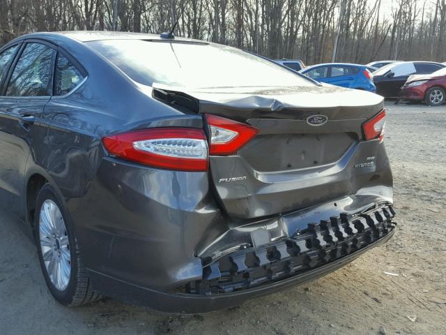 3FA6P0LU8GR126305 - 2016 FORD FUSION SE GRAY photo 9