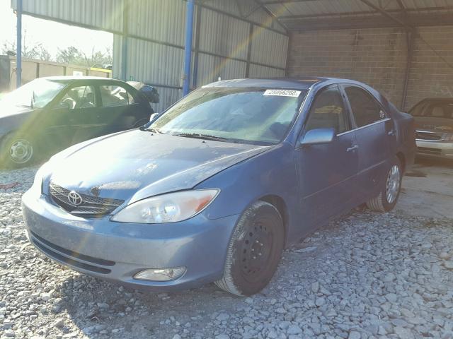 4T1BE32K13U692708 - 2003 TOYOTA CAMRY LE BLUE photo 2