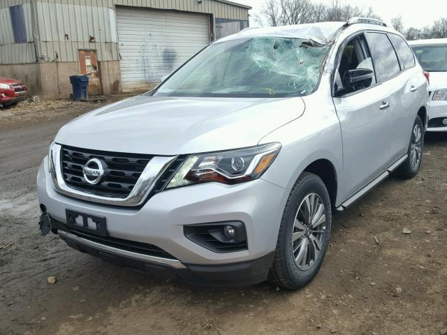 5N1DR2MM9JC635715 - 2018 NISSAN PATHFINDER SILVER photo 2