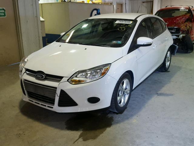 1FADP3K22DL186390 - 2013 FORD FOCUS SE WHITE photo 2