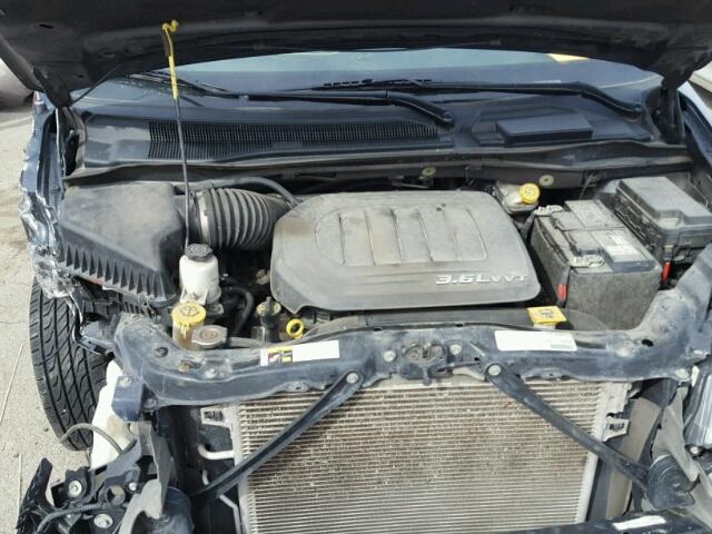 2C4RC1BG2DR630323 - 2013 CHRYSLER TOWN & COU BLUE photo 7