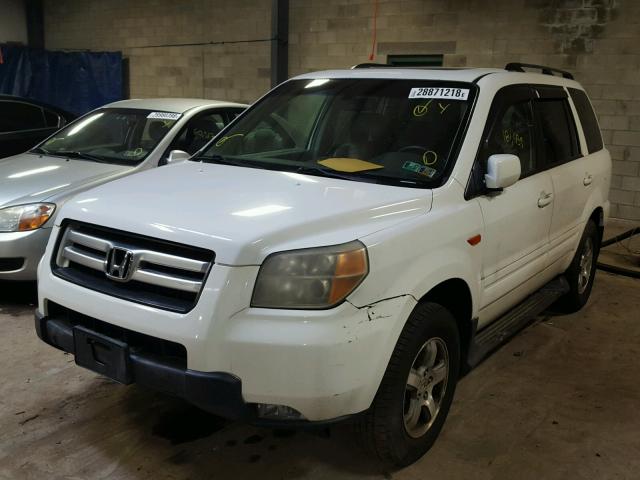 2HKYF18606H500803 - 2006 HONDA PILOT EX WHITE photo 2