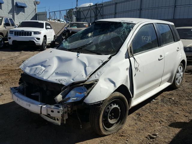 JTKKT624060138285 - 2006 TOYOTA SCION XA WHITE photo 2