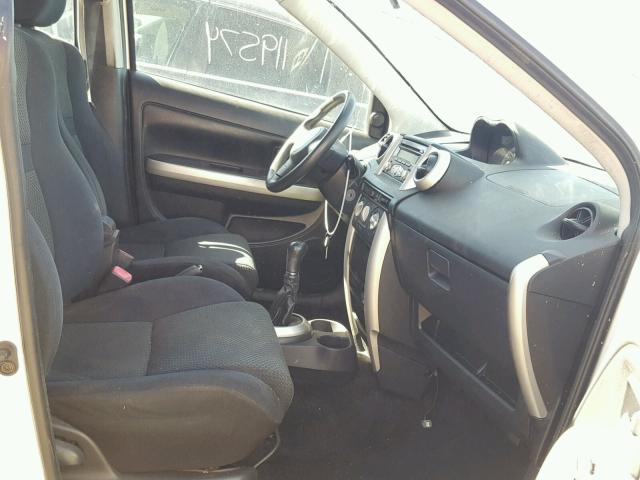 JTKKT624060138285 - 2006 TOYOTA SCION XA WHITE photo 5