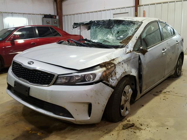 3KPFK4A78HE079010 - 2017 KIA FORTE LX GRAY photo 2