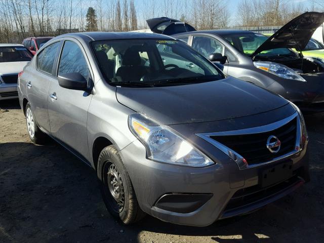 3N1CN7AP3JL843474 - 2018 NISSAN VERSA S GRAY photo 1