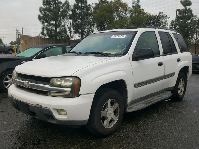 1GNDT13S522163480 - 2002 CHEVROLET TRAILBLAZE WHITE photo 2