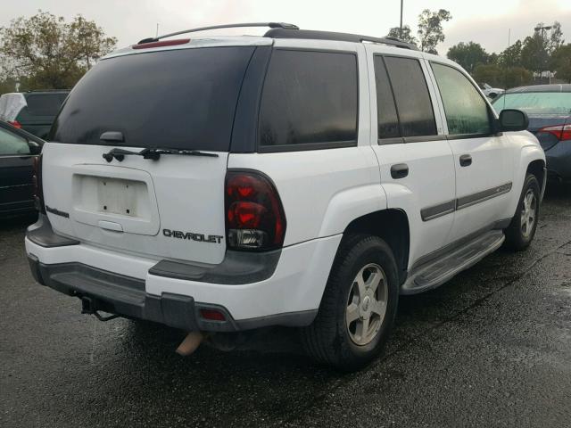 1GNDT13S522163480 - 2002 CHEVROLET TRAILBLAZE WHITE photo 4