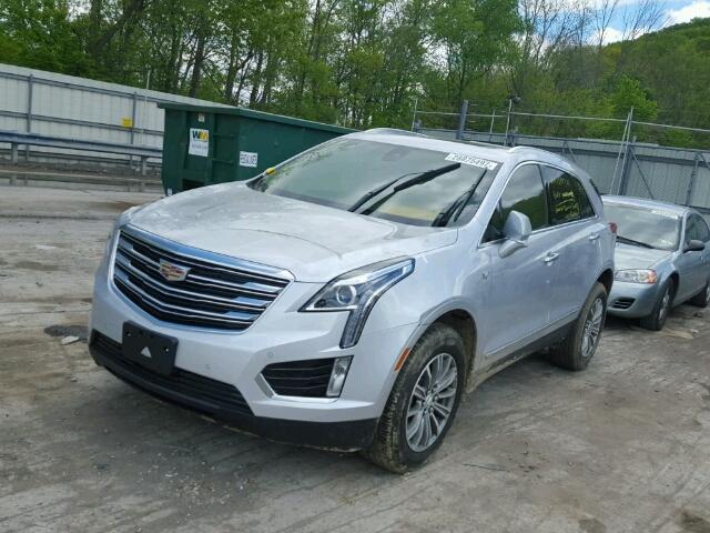 1GYKNBRS1HZ185509 - 2017 CADILLAC XT5 LUXURY SILVER photo 2