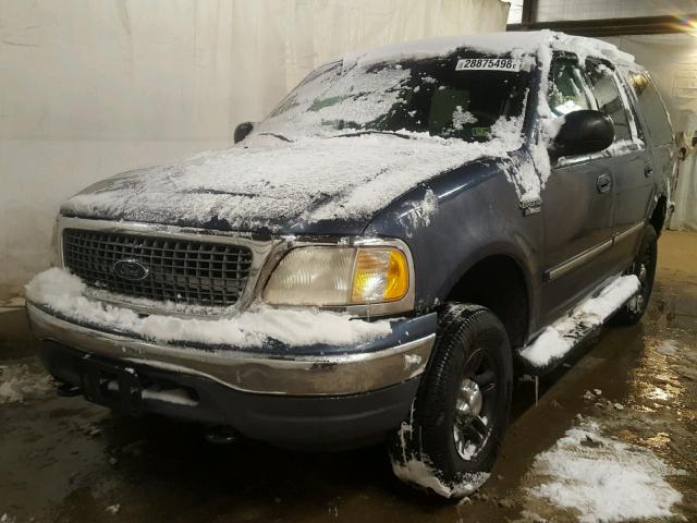 1FMRU1666YLC32136 - 2000 FORD EXPEDITION BLUE photo 2