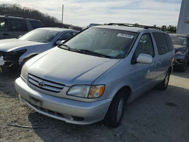 4T3ZF13C62U471375 - 2002 TOYOTA SIENNA LE SILVER photo 2