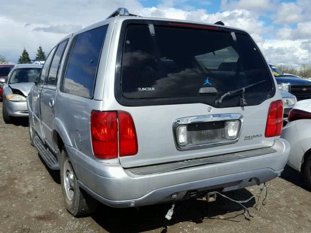 5LMFU28A4YLJ37565 - 2000 LINCOLN NAVIGATOR 银色 照片 3
