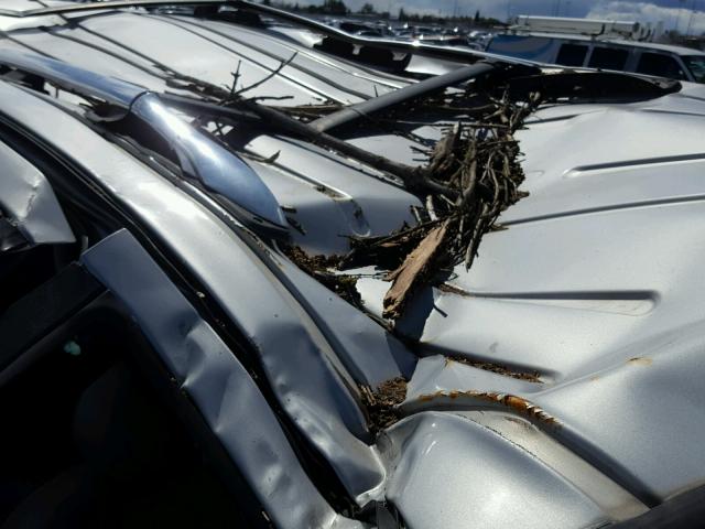 5LMFU28A4YLJ37565 - 2000 LINCOLN NAVIGATOR 银色 照片 9