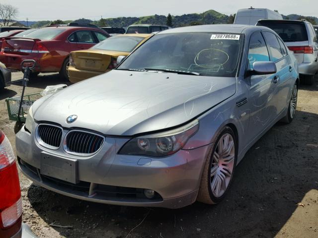 WBANB33555B088643 - 2005 BMW 545 I GRAY photo 2