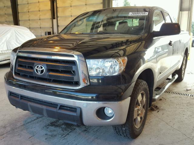 5TFUM5F16CX028805 - 2012 TOYOTA TUNDRA DOU BLACK photo 2