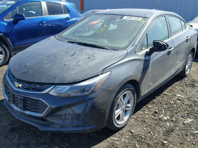 1G1BE5SM2H7181430 - 2017 CHEVROLET CRUZE LT GRAY photo 2