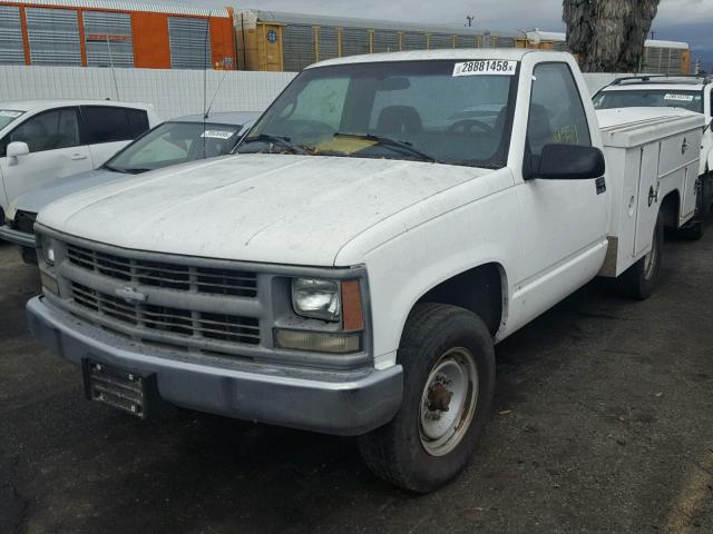 1GCGC24R3YF502133 - 2000 CHEVROLET GMT-400 C2 WHITE photo 2