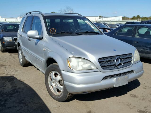 4JGAB72E7YA151502 - 2000 MERCEDES-BENZ ML 430 银色 照片 1
