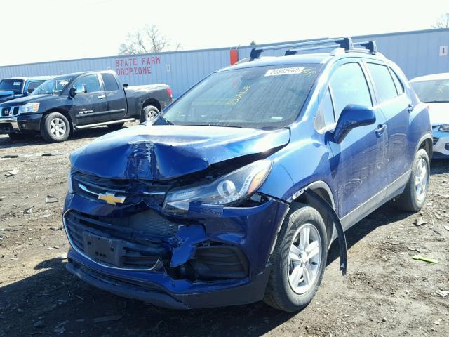 3GNCJPSB9HL172938 - 2017 CHEVROLET TRAX 1LT BLUE photo 2