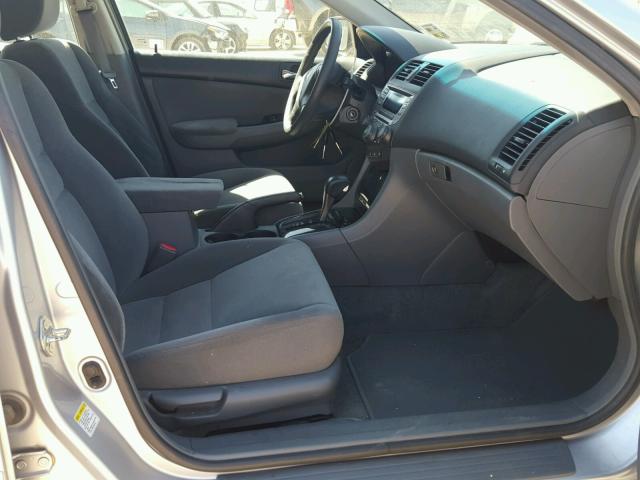 1HGCM56347A117960 - 2007 HONDA ACCORD SE SILVER photo 5