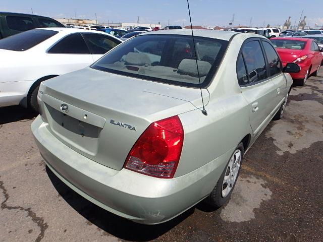 KMHDN46D14U729090 - 2004 HYUNDAI ELANTRA GL GRAY photo 4