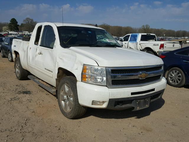 1GCSKTE34AZ153470 - 2010 CHEVROLET SILVERADO WHITE photo 1