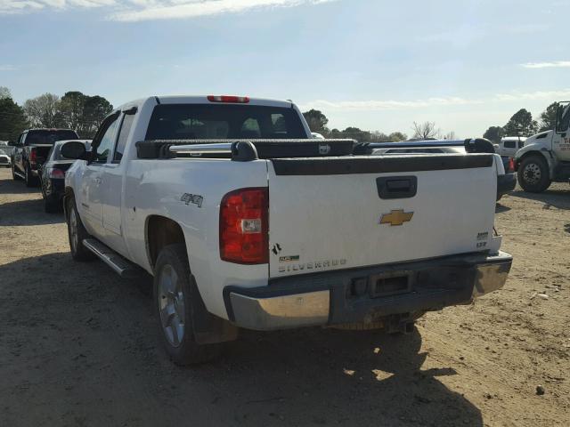 1GCSKTE34AZ153470 - 2010 CHEVROLET SILVERADO WHITE photo 3